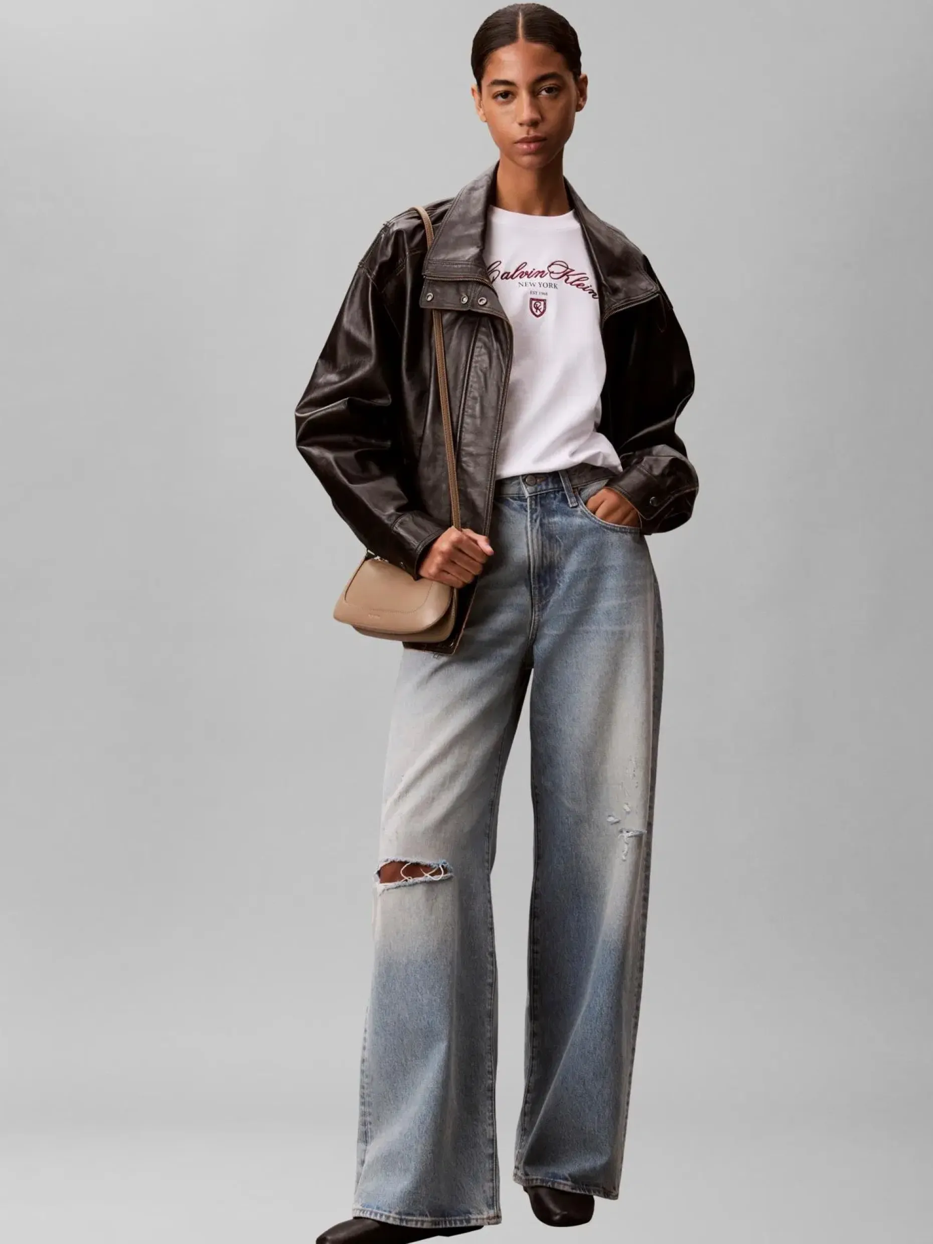 Calvin Klein Hardware zip olkalaukku