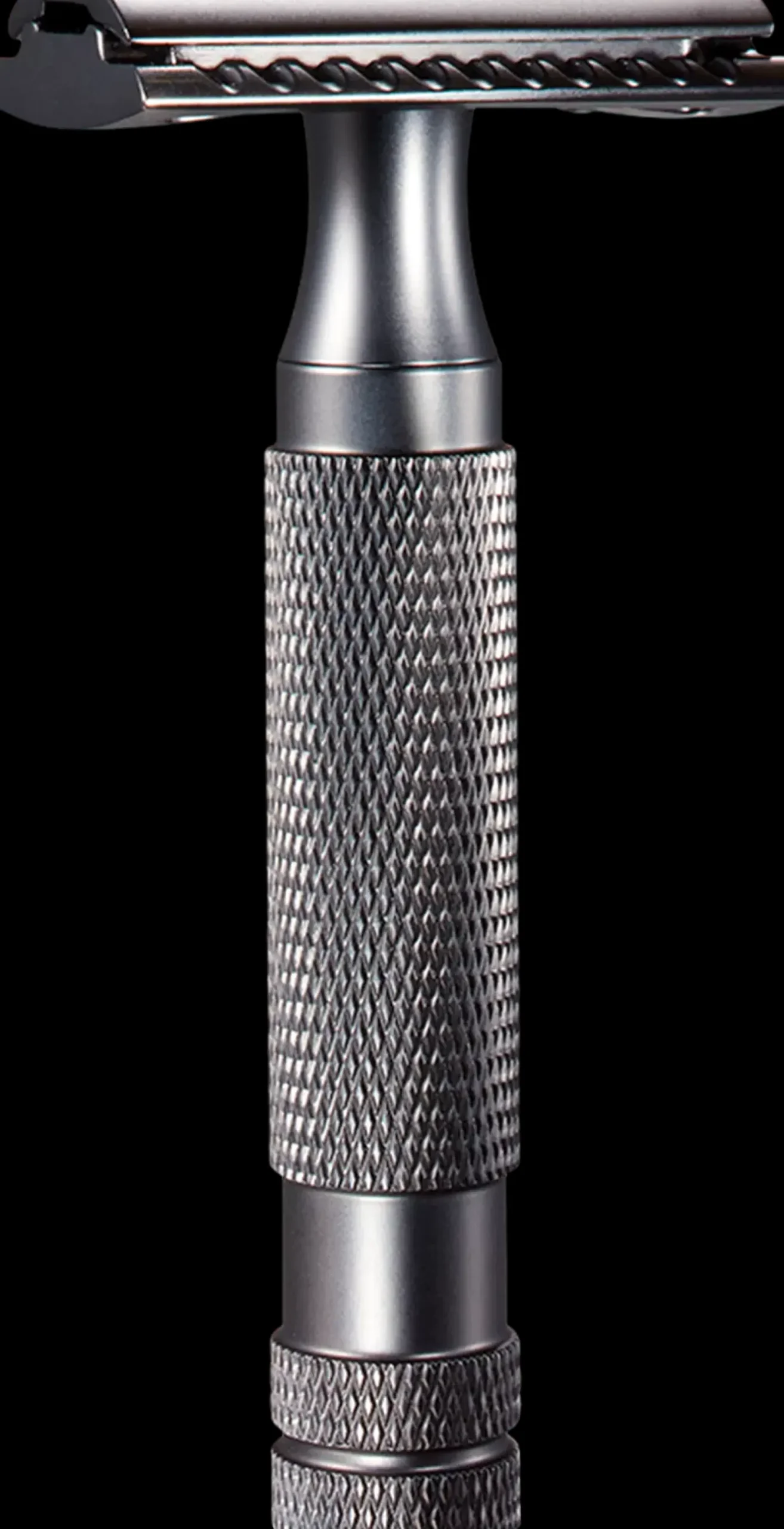 Dick Johnson Razor Aiguise Black partahöylä
