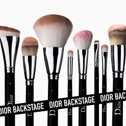 DIOR BACKSTAGE Contour Brush N15 muotoilusivellin