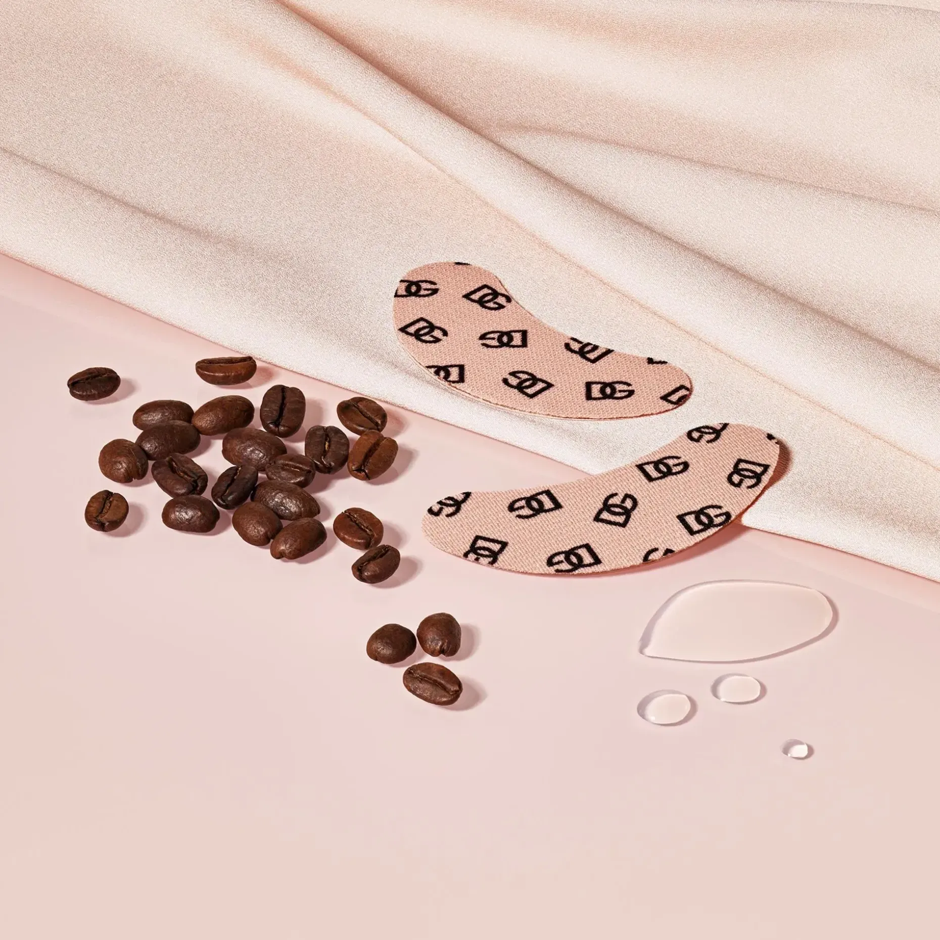 Dolce&Gabbana No-Puff Caffeine Eye Patches -silmänympärysnaamio 5 x 2,3 g
