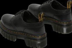 Dr. Martens kävelykengät