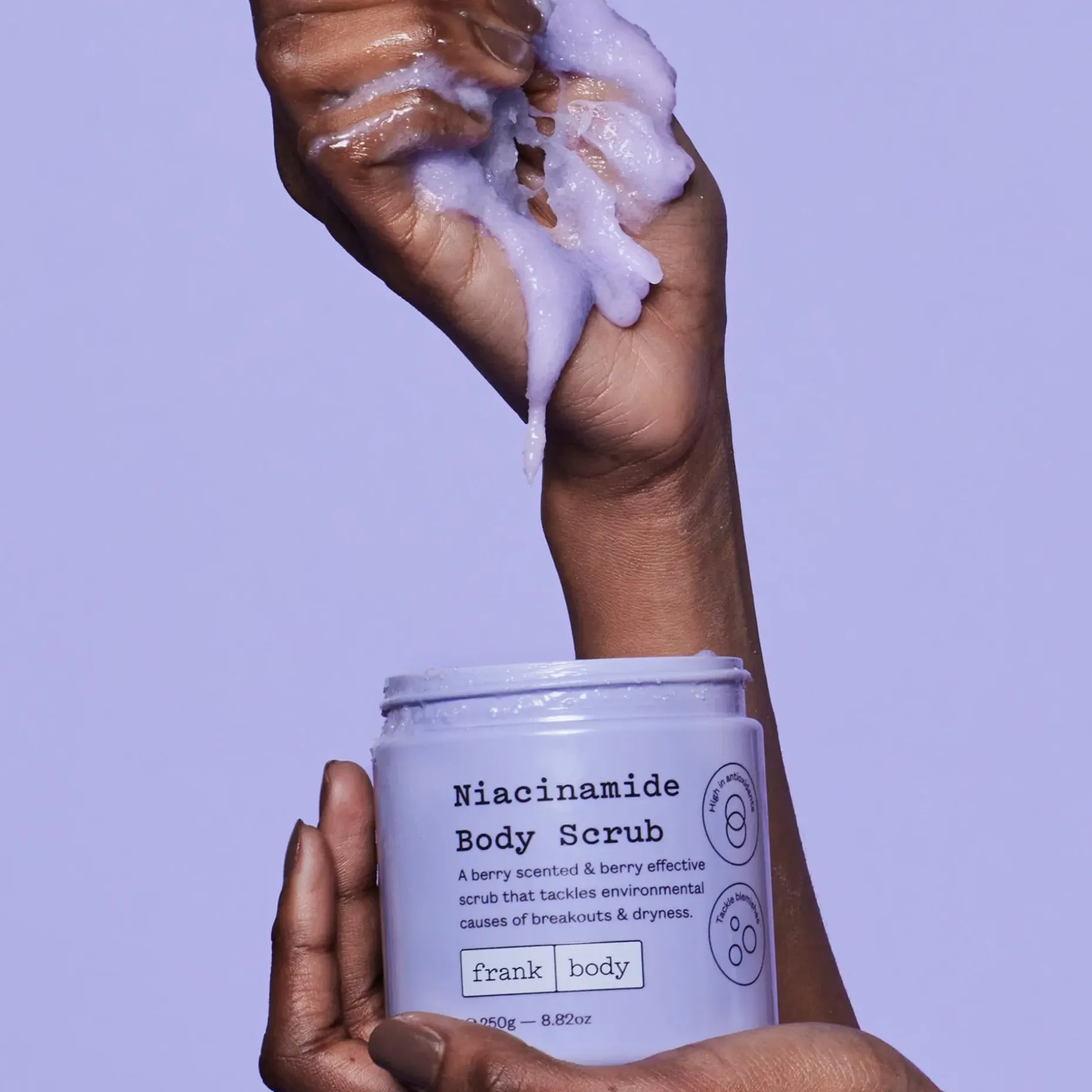 Frank Body Niacinamide Body Scrub vartalokuorinta-aine 250g