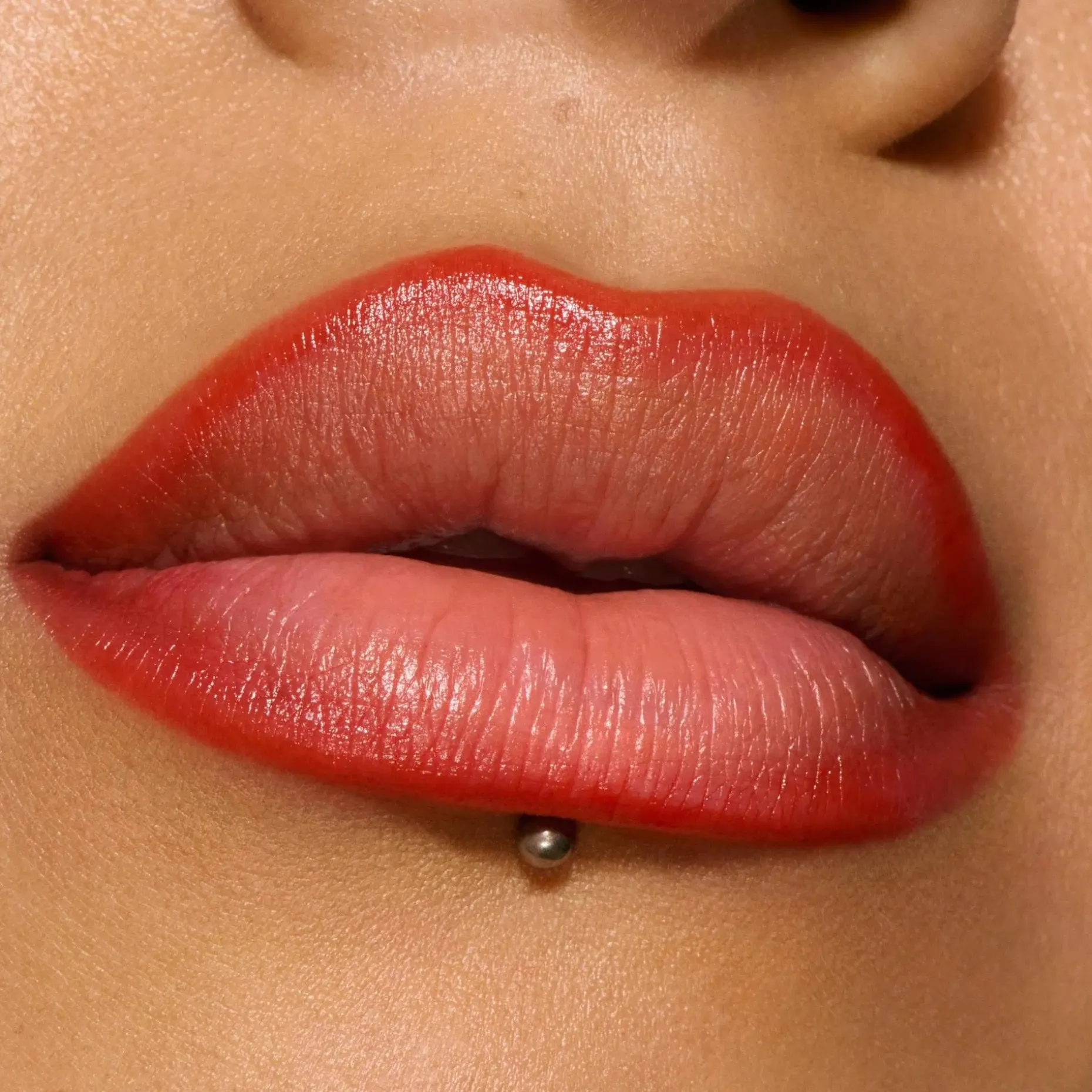 MAC Cosmetics Lipglazer Glossy Liner -huultenrajauskynä 0,25 g
