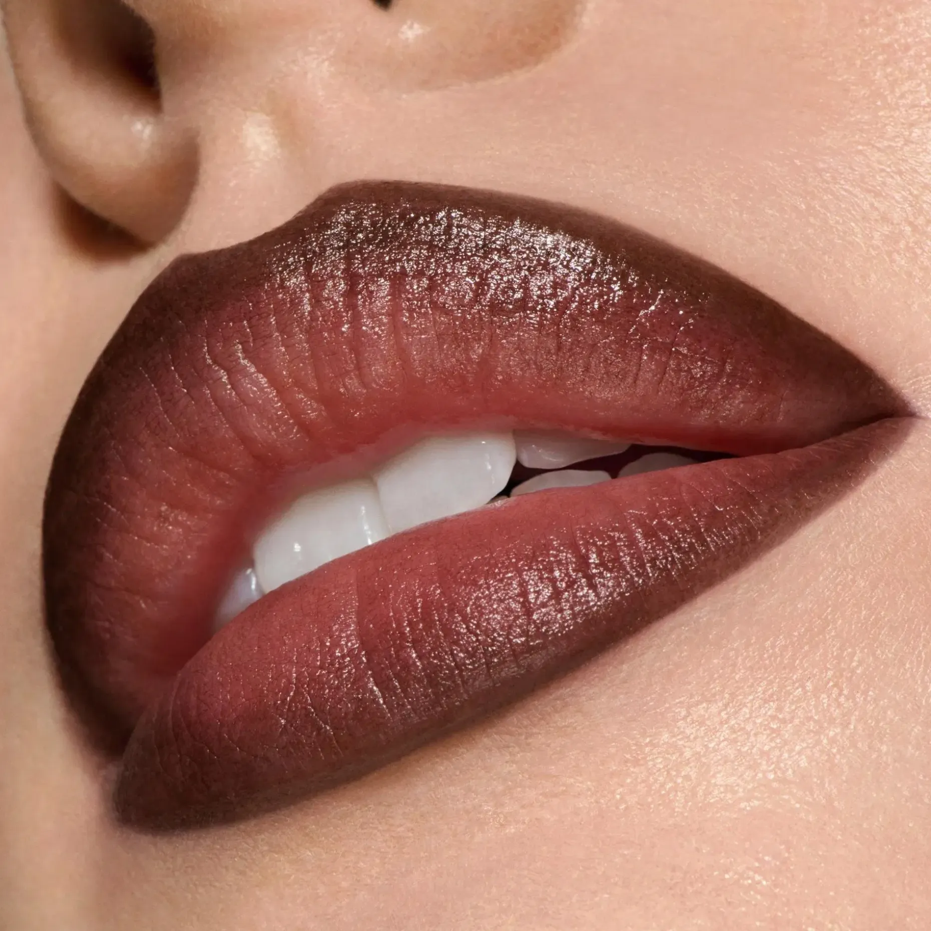 MAC Cosmetics Lipglazer Glossy Liner -huultenrajauskynä 0,25 g