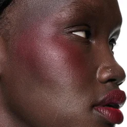 MAC Cosmetics Powder Kiss Lip + Cheek Mousse -nestemäinen huulipuna 5 ml