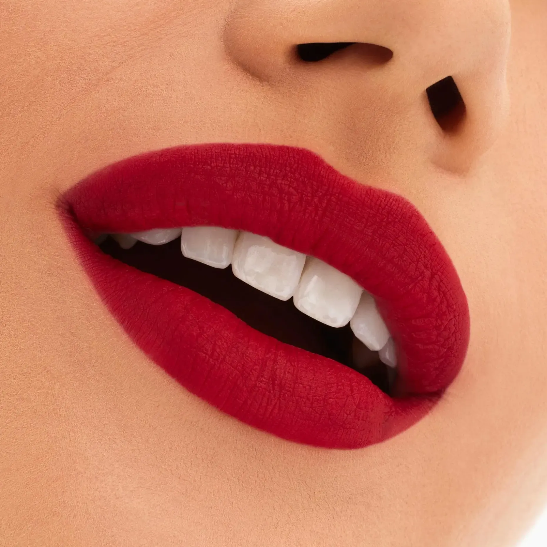 MAC Locked Kiss 24Hr Lipstick huulipuna 1,8 g