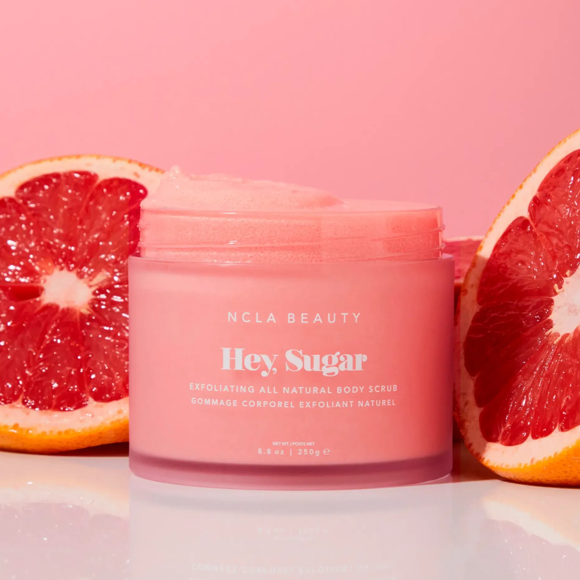 NCLA Beauty Hey, Sugar Pink Grapefruit Body Scrub vartalokuorinta 250 g