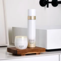SENSAI Absolute Silk Micro Mousse Treatment vaahtomainen hoitovesi 90 ml